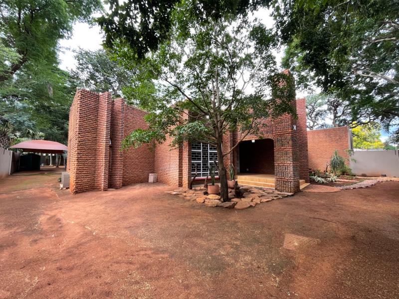 5 Bedroom Property for Sale in Chroompark Limpopo