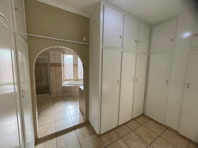 5 Bedroom Property for Sale in Chroompark Limpopo