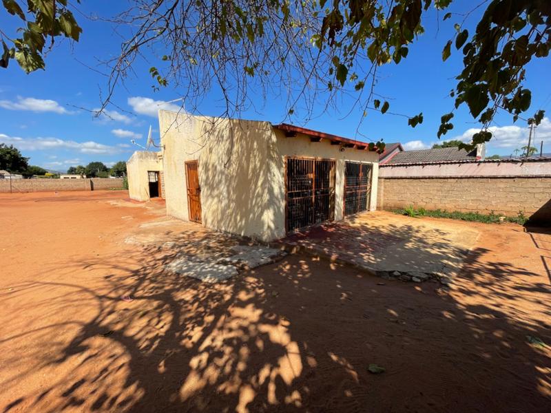 5 Bedroom Property for Sale in Mahwelereng Limpopo