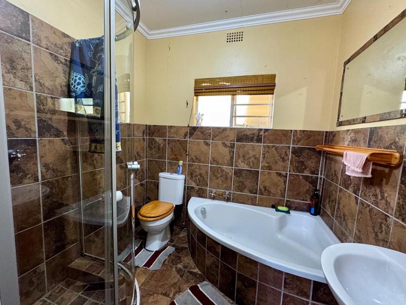 5 Bedroom Property for Sale in Bendor Limpopo
