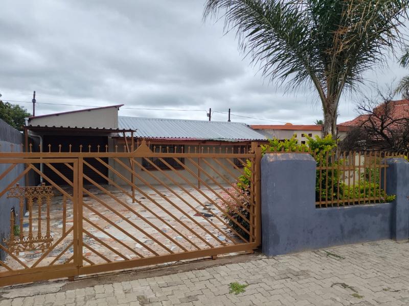 5 Bedroom Property for Sale in Seshego A Limpopo