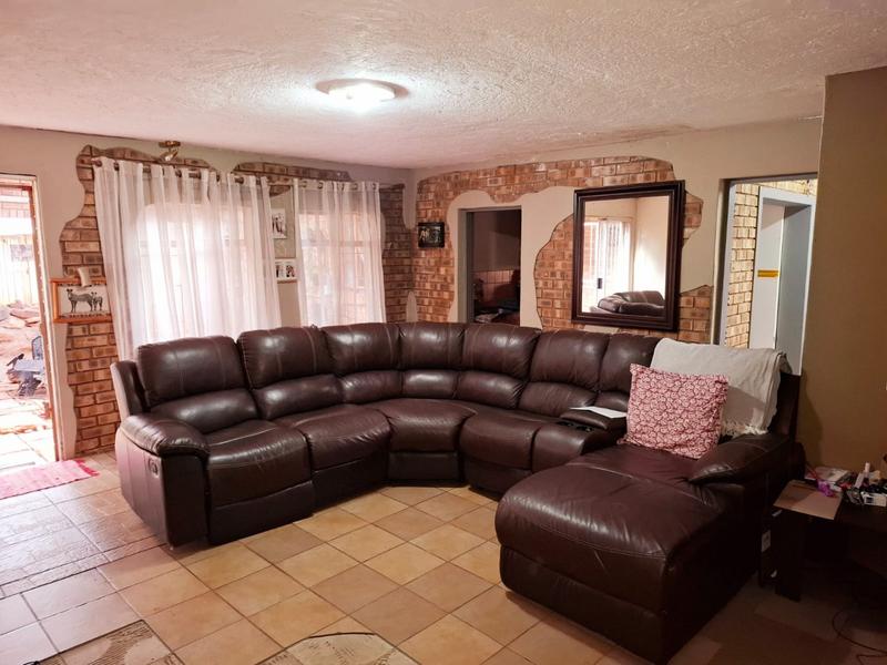 4 Bedroom Property for Sale in Flora Park Limpopo