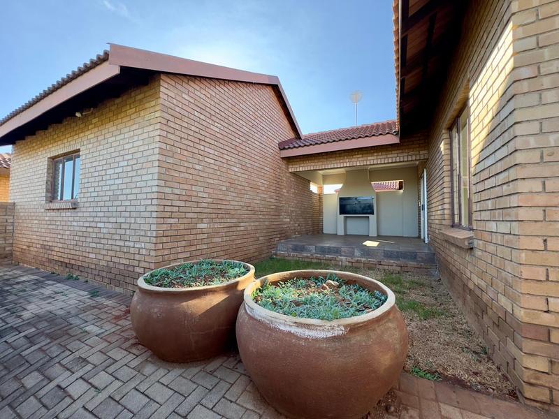 2 Bedroom Property for Sale in Waterberry Country Estate Limpopo