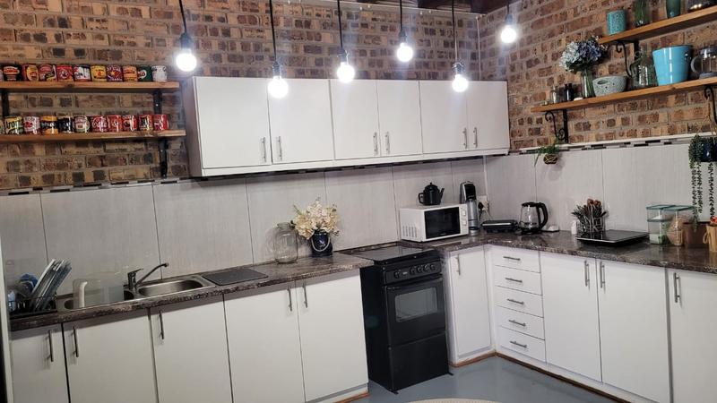 6 Bedroom Property for Sale in Bendor Limpopo