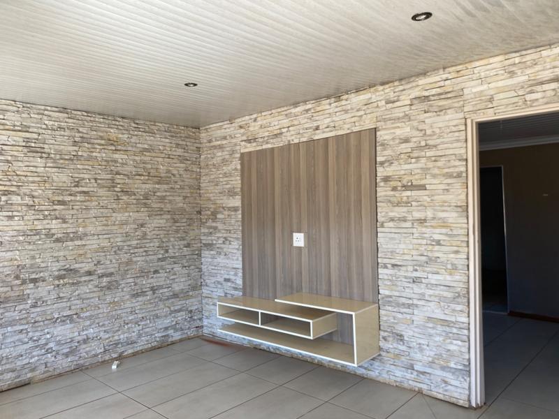 1 Bedroom Property for Sale in Mahwelereng Limpopo