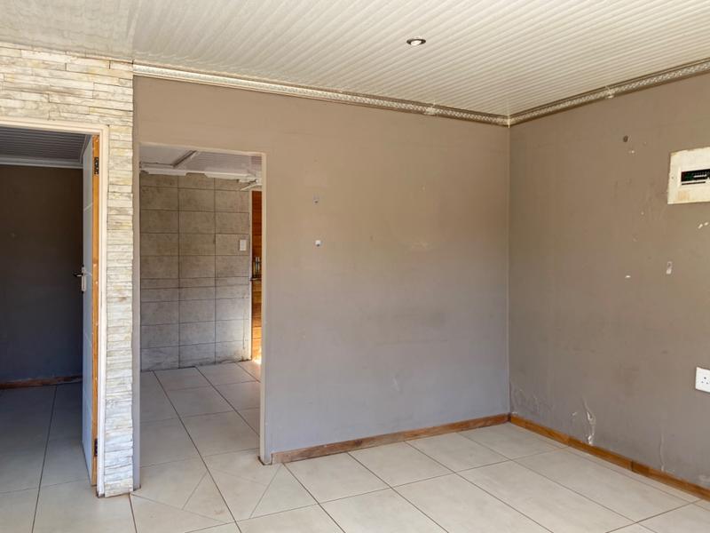 1 Bedroom Property for Sale in Mahwelereng Limpopo