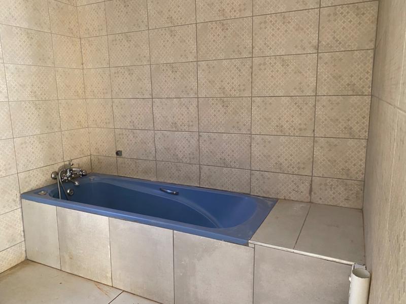 1 Bedroom Property for Sale in Mahwelereng Limpopo