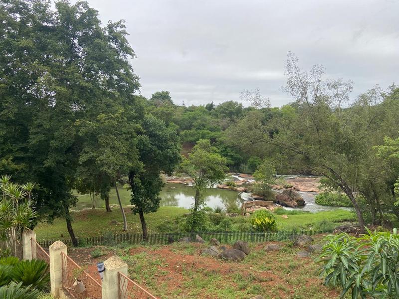 5 Bedroom Property for Sale in Tzangeni Limpopo