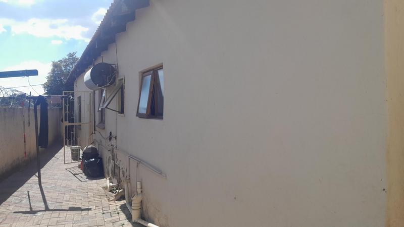 9 Bedroom Property for Sale in Westenburg Limpopo