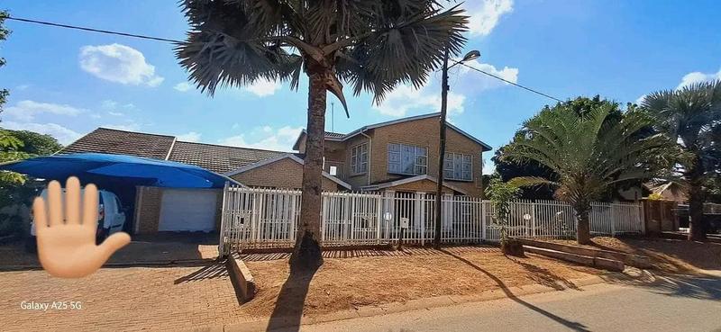 6 Bedroom Property for Sale in Shayandima Limpopo