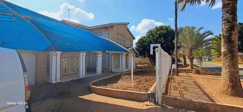 6 Bedroom Property for Sale in Shayandima Limpopo