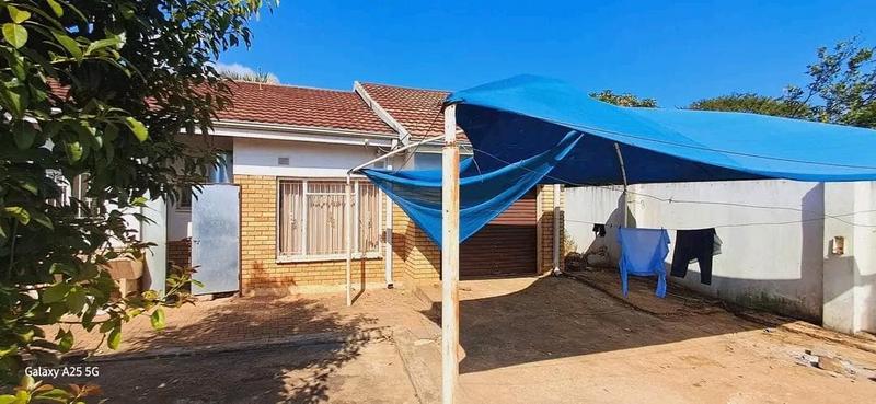 6 Bedroom Property for Sale in Shayandima Limpopo