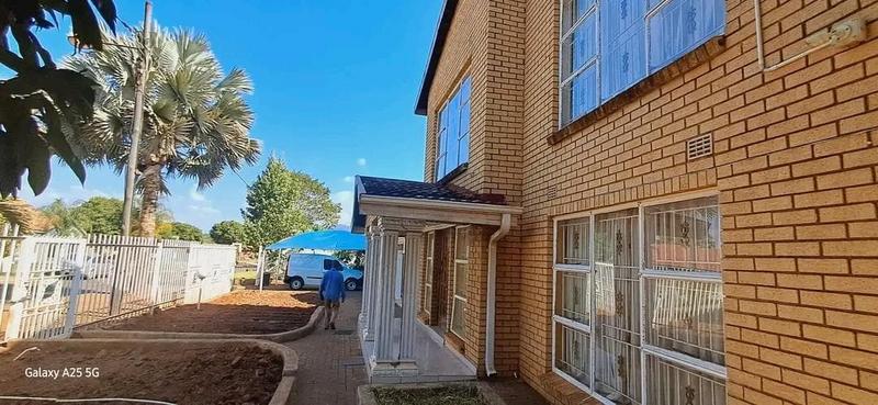 6 Bedroom Property for Sale in Shayandima Limpopo
