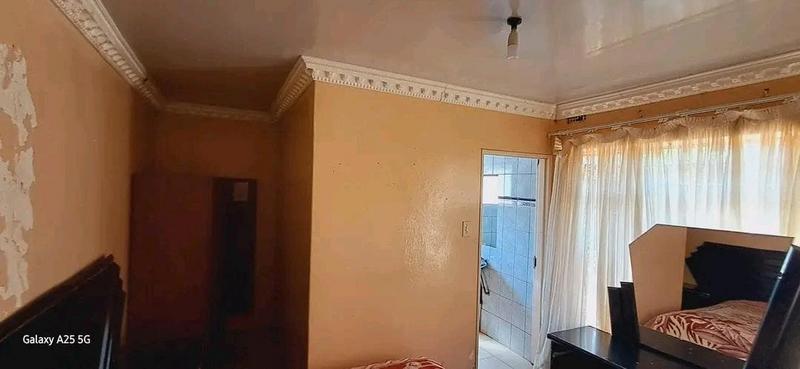6 Bedroom Property for Sale in Shayandima Limpopo