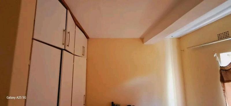 6 Bedroom Property for Sale in Shayandima Limpopo
