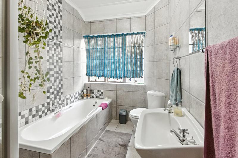 5 Bedroom Property for Sale in Aquapark Limpopo