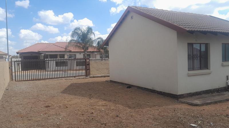 2 Bedroom Property for Sale in Mahlasedi Park Limpopo