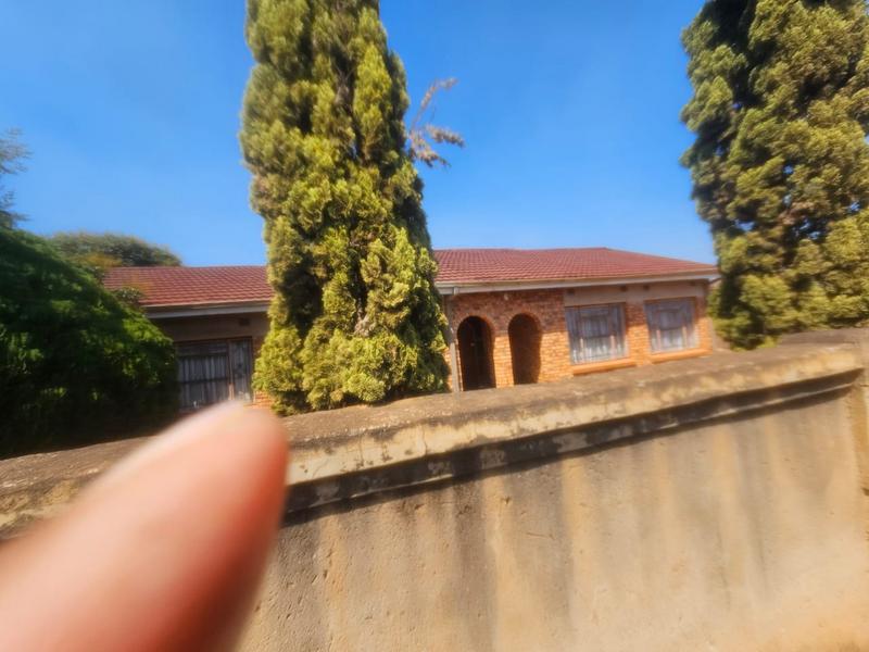 To Let 4 Bedroom Property for Rent in Shayandima Limpopo