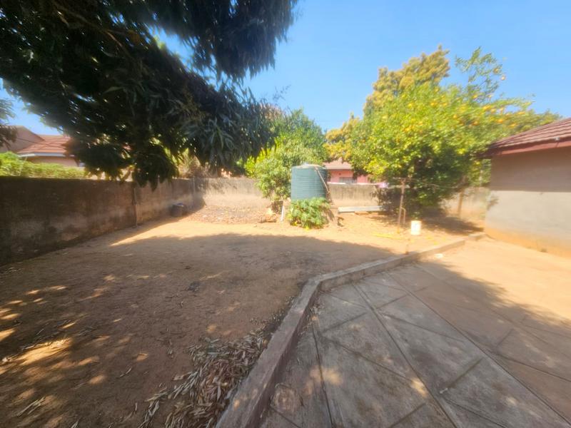 To Let 4 Bedroom Property for Rent in Shayandima Limpopo