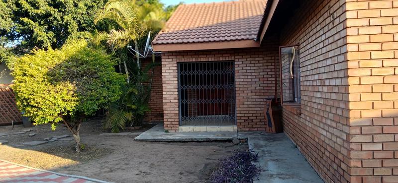 3 Bedroom Property for Sale in Akasia Limpopo