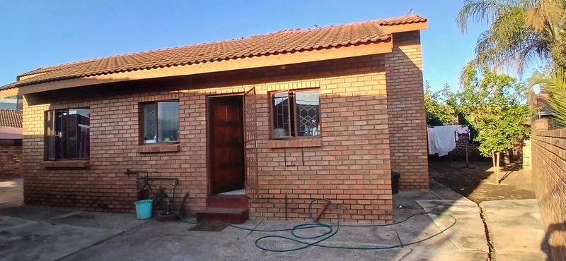 3 Bedroom Property for Sale in Akasia Limpopo