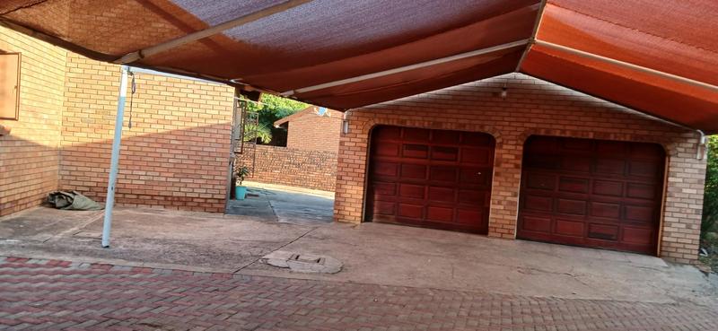 3 Bedroom Property for Sale in Akasia Limpopo
