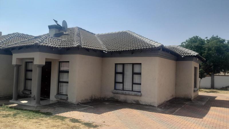 To Let 4 Bedroom Property for Rent in Bendor Limpopo