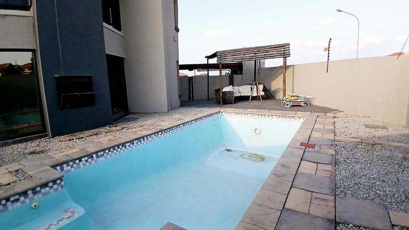 4 Bedroom Property for Sale in Rethabile Gardens Limpopo