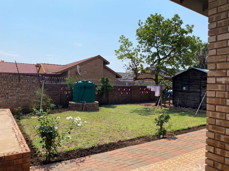 3 Bedroom Property for Sale in Akasia Limpopo