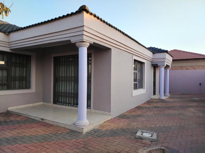 3 Bedroom Property for Sale in Mahlasedi Park Limpopo