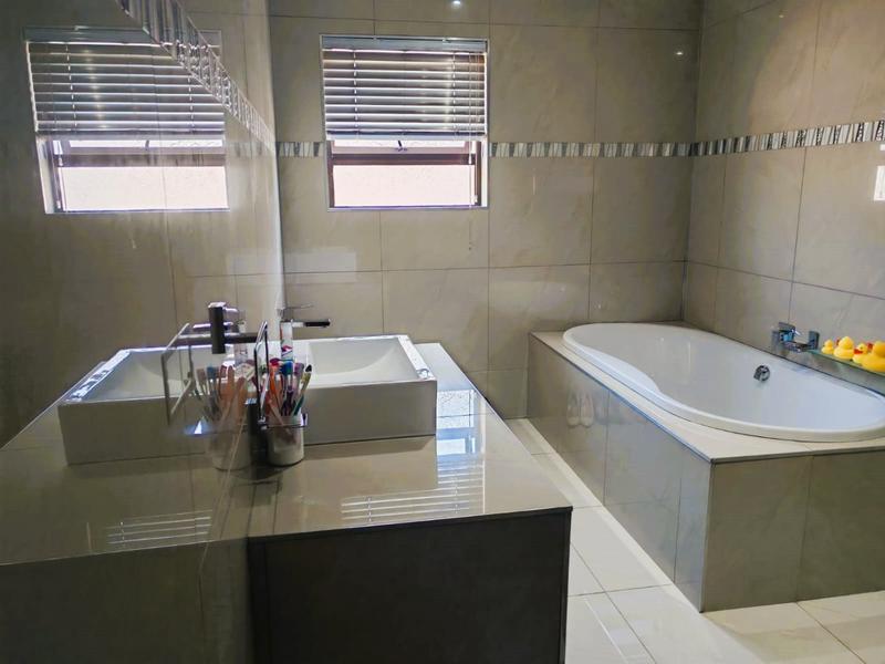 4 Bedroom Property for Sale in Woodhill Estate Limpopo