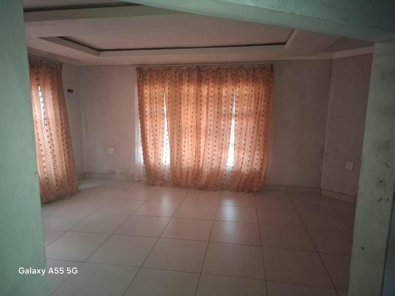 4 Bedroom Property for Sale in Phiphidi Limpopo