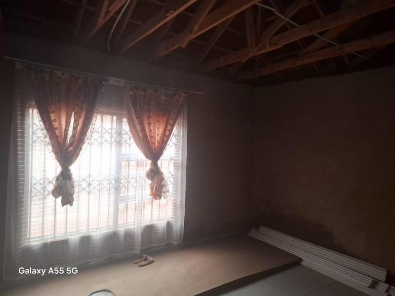 4 Bedroom Property for Sale in Phiphidi Limpopo