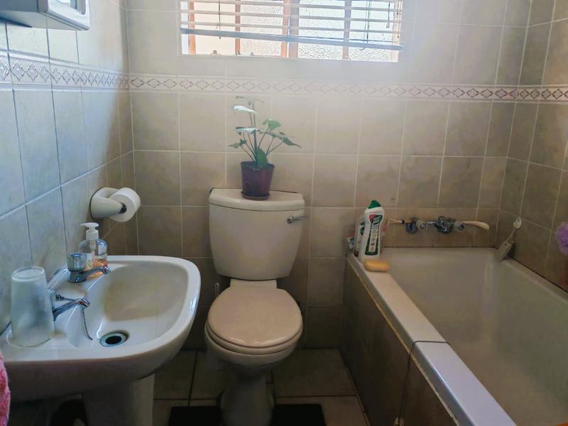 To Let 4 Bedroom Property for Rent in Ivydale A H Limpopo