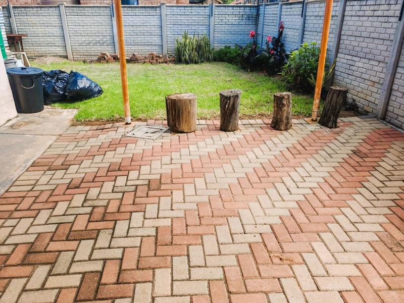 To Let 4 Bedroom Property for Rent in Ivydale A H Limpopo