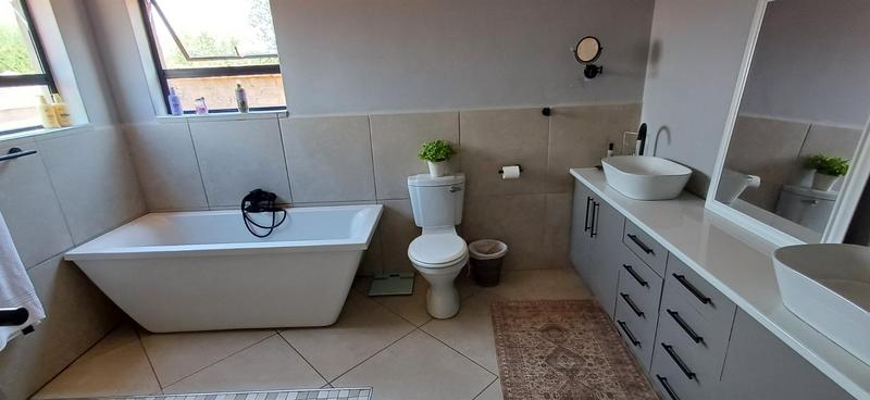 5 Bedroom Property for Sale in Lephalale Limpopo