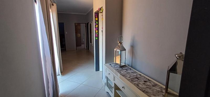 5 Bedroom Property for Sale in Lephalale Limpopo