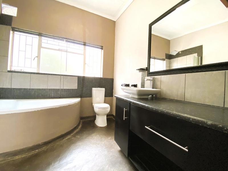 5 Bedroom Property for Sale in Eduan Park Limpopo