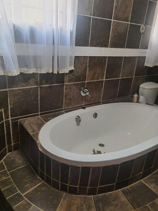 To Let 5 Bedroom Property for Rent in Mokopane Limpopo