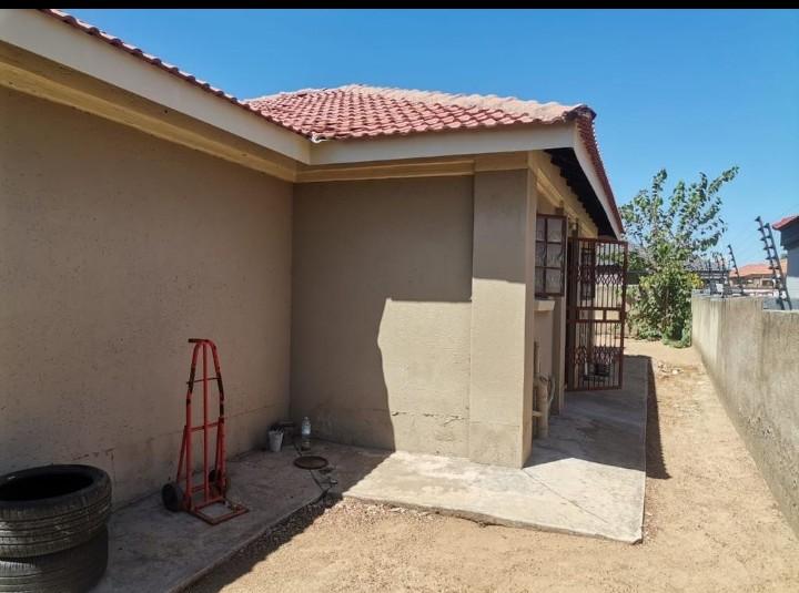 4 Bedroom Property for Sale in Mahlasedi Park Limpopo
