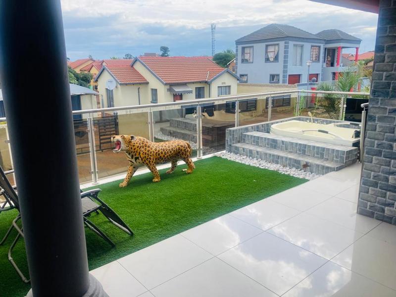 5 Bedroom Property for Sale in Emdo Park Limpopo