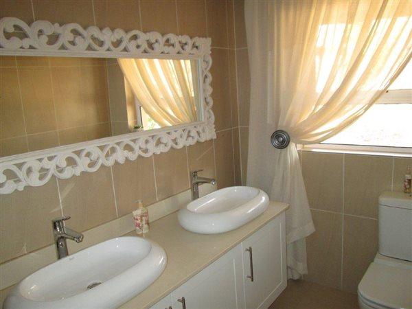 5 Bedroom Property for Sale in Vaalwater Limpopo