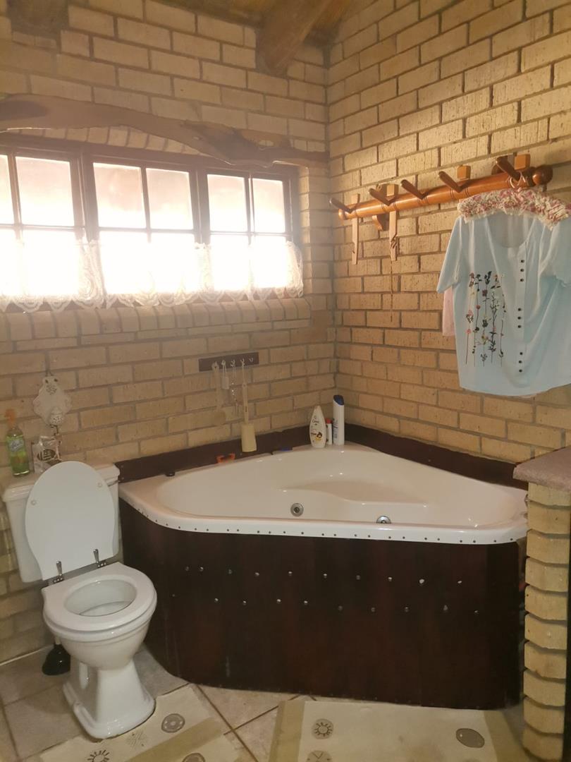 To Let 4 Bedroom Property for Rent in Steelpoort Limpopo