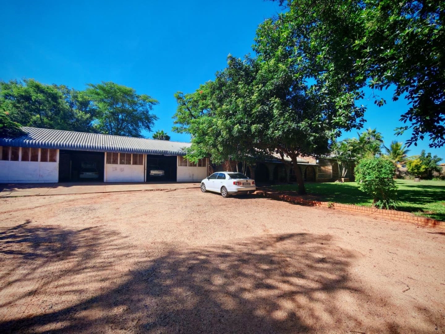 To Let 4 Bedroom Property for Rent in Steelpoort Limpopo