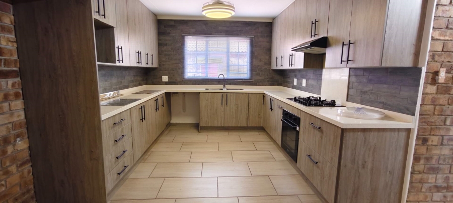 4 Bedroom Property for Sale in Leeupoort Limpopo