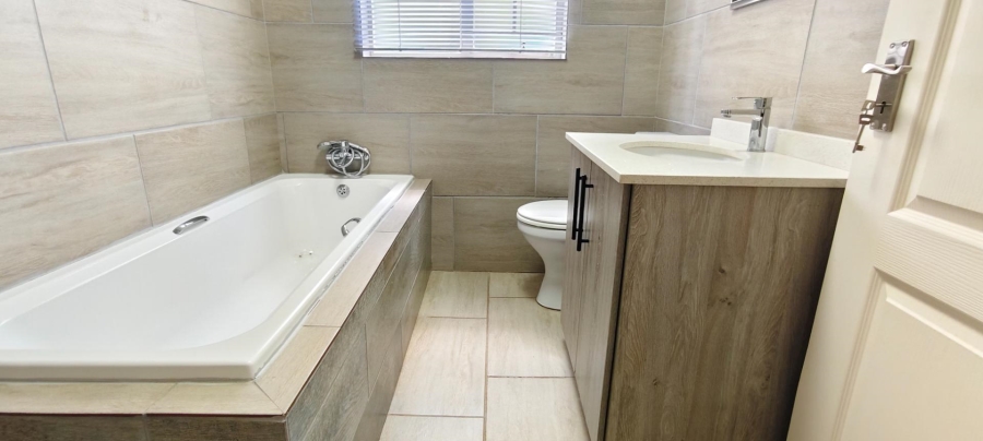 4 Bedroom Property for Sale in Leeupoort Limpopo