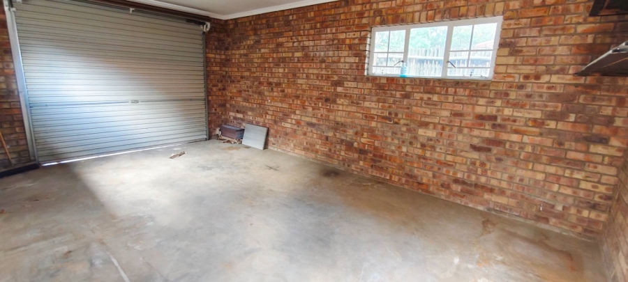 4 Bedroom Property for Sale in Leeupoort Limpopo