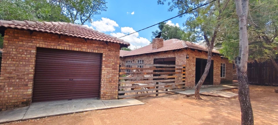 4 Bedroom Property for Sale in Leeupoort Limpopo