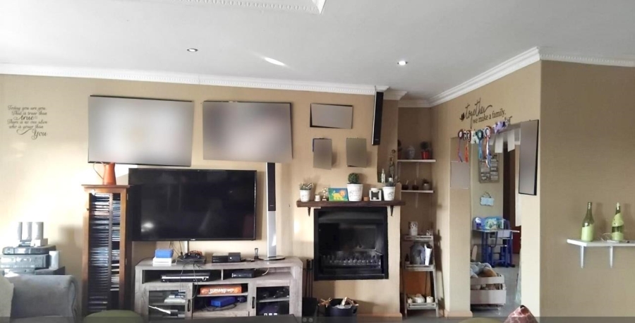 4 Bedroom Property for Sale in Myngenoegen A H Limpopo