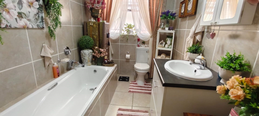 2 Bedroom Property for Sale in Leeupoort Limpopo